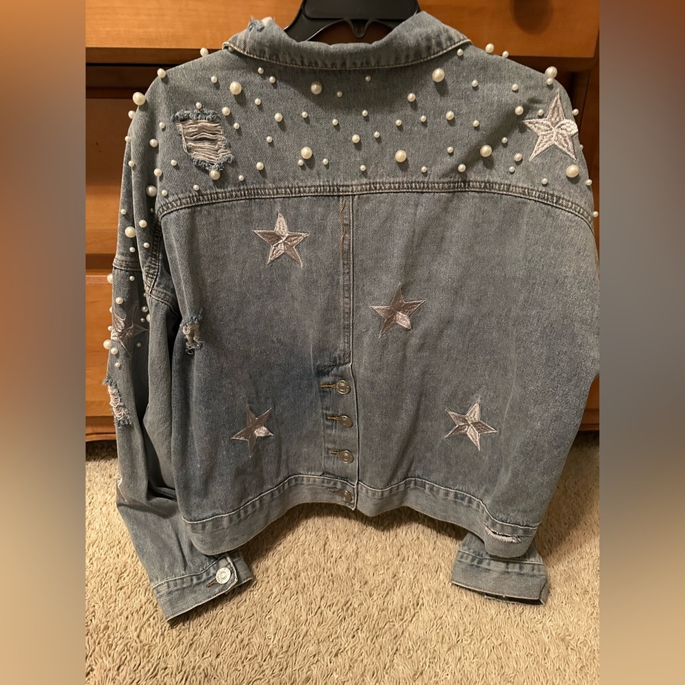 NWOT POL DENIM PEARL/STAR DETAIL DENIM JACKET - Picture 3 of 7